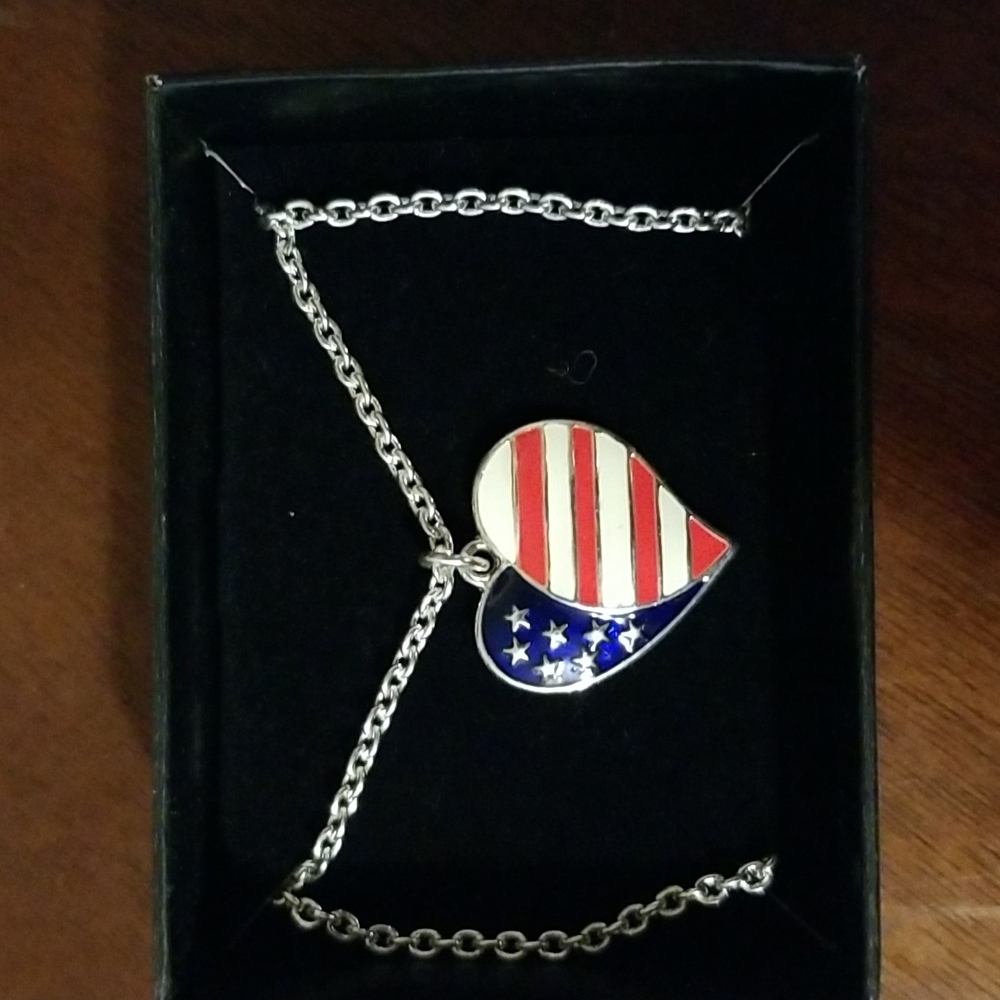 heart flag necklace